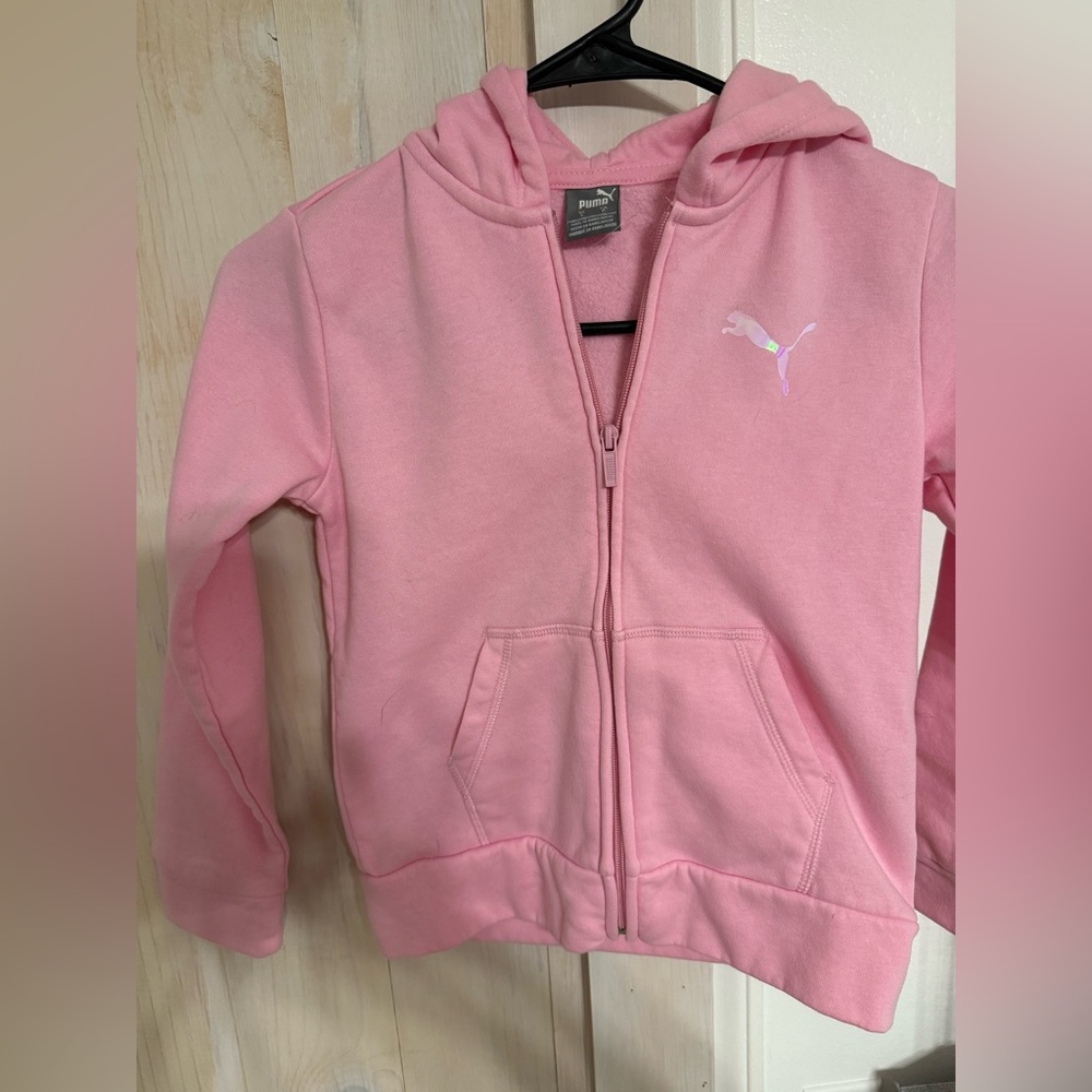 Puma cute pink girl jacket size small
Never worn